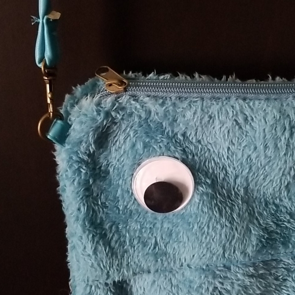 Urban Outfitters NWT cookie monster crossbody bag - Picture 2 of 8